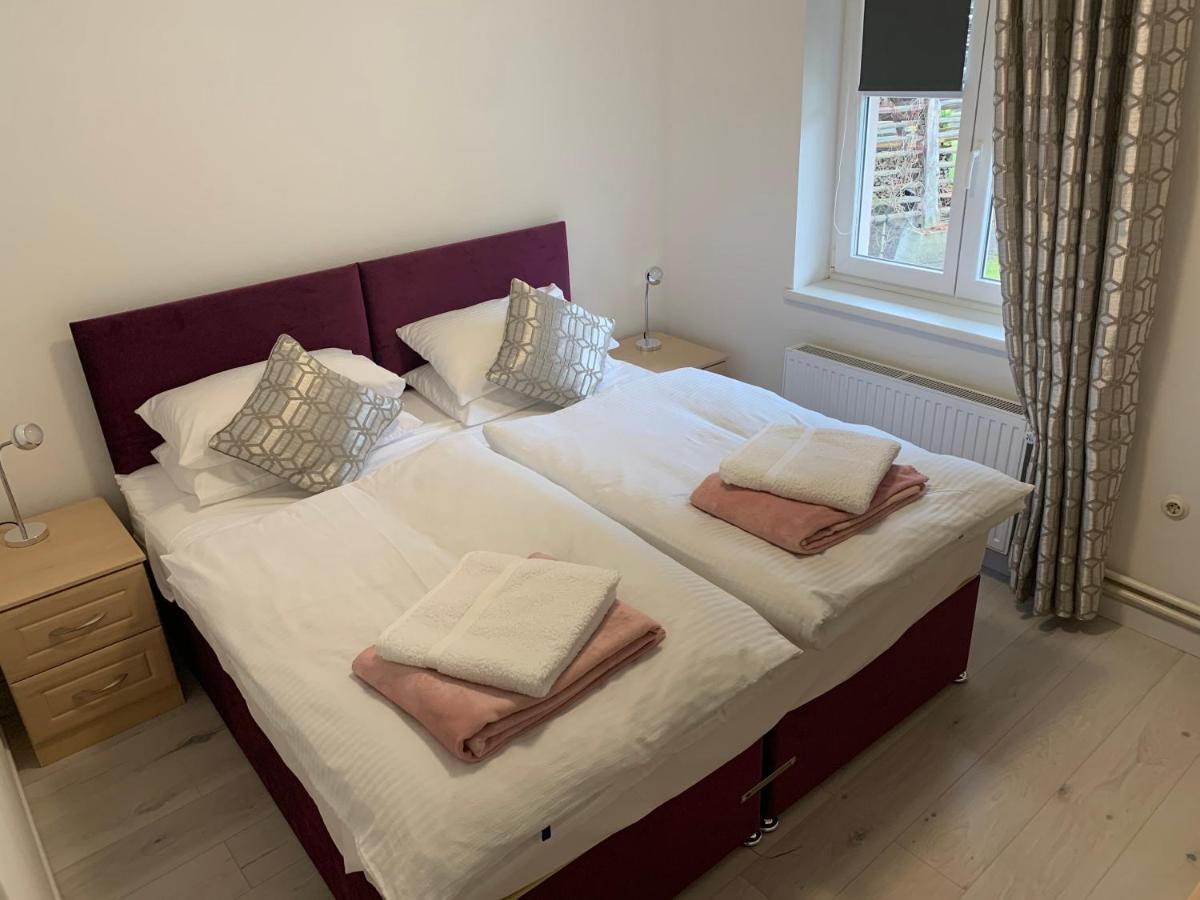 Feathers Apartments Хермагор Екстериор снимка